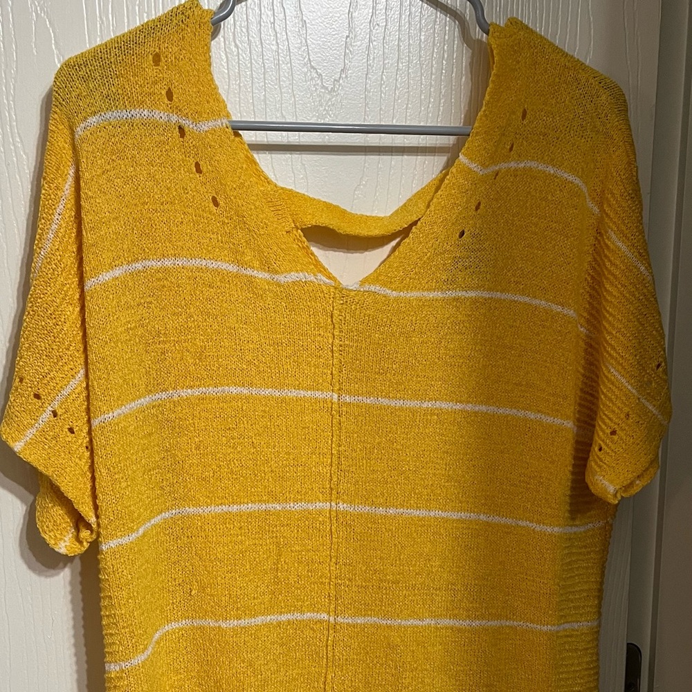 Apt 9 Yellow Slouch Sweater/Shirt Size M